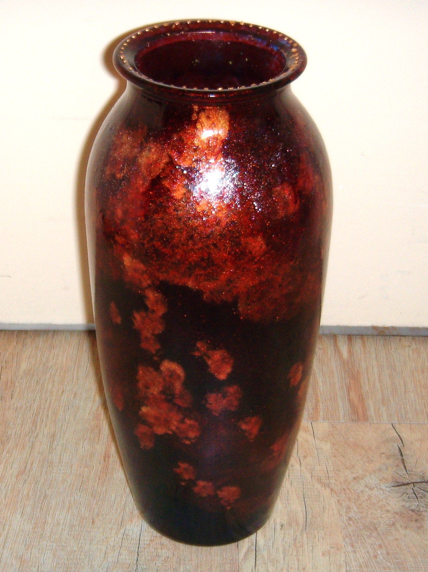 VASE ROUGE